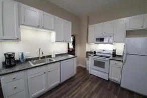 Cedar Street Stay - Image 4