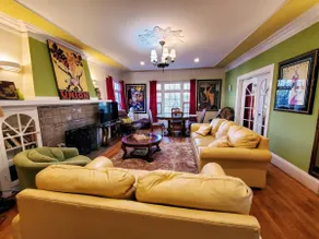 Colorful 1BR apartment in Elmwood - Image 3