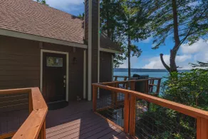 Weather-N-Heights Hood Canal Waterfront Retreat - Image 4