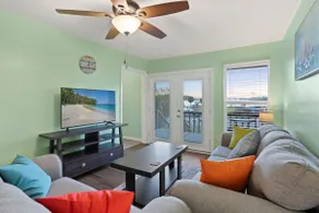 Adorable Townhome with Water Views - Image 3