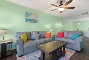 Adorable Townhome with Water Views - Image 5