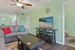 Adorable Townhome with Water Views - Image 4