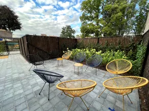 Spacious authentic tower house with free parking. - Image 5