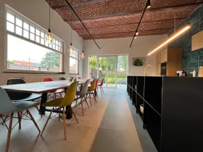 Spacious authentic tower house with free parking. - Image 4