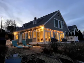 Bristol by the Bay, Waterfront Retreat, Sleeps 12! - Image 2