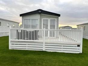 3 Bed Luxury Caravan, with deck, near Newquay, - Image 2