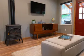 Peaceful mountain cabin near Flathead Lake access! - Image 2