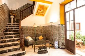 Large townhouse with ample space - Image 4