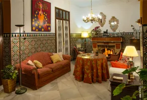 Large townhouse with ample space - Image 3