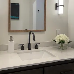 Apartment B: the ”modern” unit - Image 5