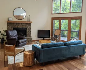 Lakefront! Little Hickory Hideaway 3 Bedroom - Image 2
