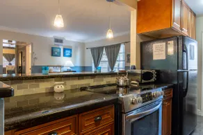 Best Kept Atlantic Avenue Secret. Fab Location!!! - Image 4
