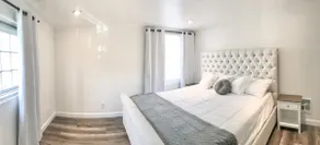 Old Town experience! Stylish home + parking! - Image 2