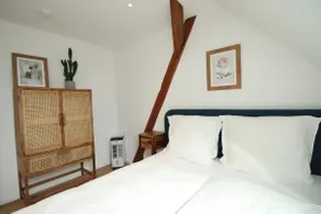 Stylishly furnished country house apartment - Image 3