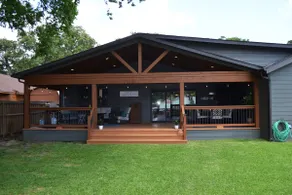 Beautiful 4/3 waterfront home with 2 master suites - Image 5