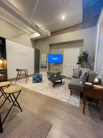 Gorgeous Penthouse Loft in the heart of Armory Sq - Image 4