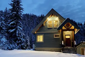 The Snowshoe House - 3 bed 2 bath cabin + hot tub - Image 2
