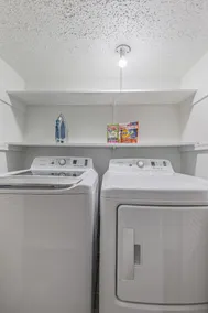 50% Off Monthly | 3BR | Sleeps 6 | Fast WiFi - Image 5