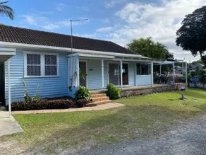 Beach House Inground salt water pool in Queen Lane - Image 4