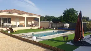 Villa with a private pool - Image 4