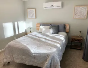 Modern & Cozy Home Away From Home - Image 3