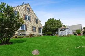 Beautiful corner Colonial with Gazebo close to NYC - Image 3