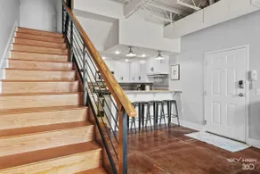 The Louis - Modern 2BR Loft on Dickson St. - Image 4