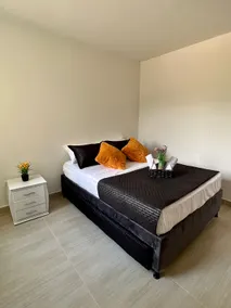 Spacious and modern apartment with a pool - Image 4