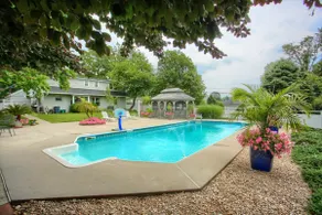 POOL & Lrg Private Yard, Gazebo, Outdoor Kit/Bath! - Image 5
