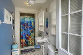 POOL & Lrg Private Yard, Gazebo, Outdoor Kit/Bath! - Image 4