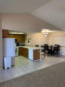 Peaceful river house w/ lots of space inside & out - Image 3