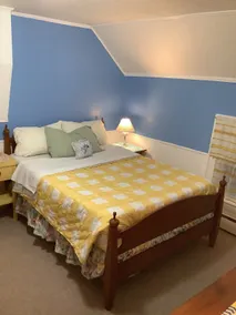 Cheery 2-bedroom cottage w/ vintage personality - Image 4
