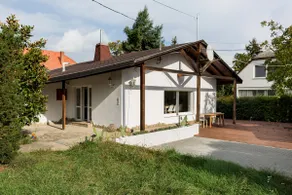 Cheerful fully renovated 3 bedroom house - Image 2