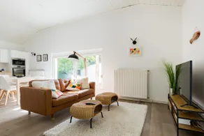 Cheerful fully renovated 3 bedroom house - Image 3