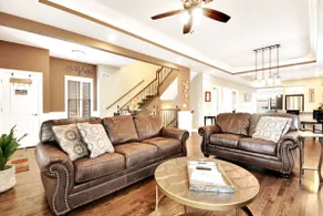 5 Star Upscale Entire Family Neighborhood Home - Image 5