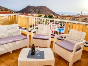 Lovely Apartment in Tenerife South - Image 2