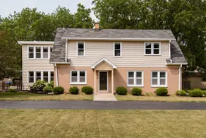 Bright & Cheerful 5- Bedroom residential home! - Image 2