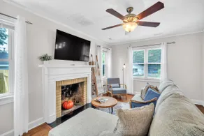 Chic 3BR Home: Pet Friendly, Near Furman & Parks - Image 4