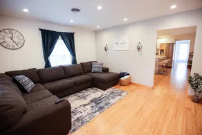 6 guest home, near interstate and Fugitive Beach - Image 3