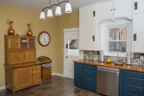 Elegant Victorian 5 bedroom Remodeled House - Image 5