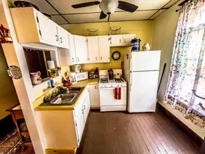 Grey Gardens inspired 2 br with fabulous balcony - Image 4
