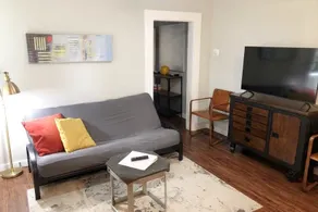 Remodeled Modern 1BR1BA Apt Near Downtown, 5min Pearl - Image 3