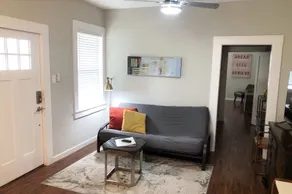 Remodeled Modern 1BR1BA Apt Near Downtown, 5min Pearl - Image 4