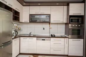 Bright 1BDR Apartment in the City Center - Image 5