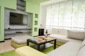 Bright 1BDR Apartment in the City Center - Image 2