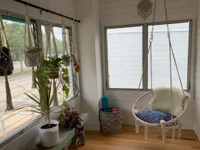 2-Bedroom house with a great yard in down town - Image 2