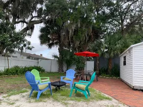 2-Bedroom house with a great yard in down town - Image 3