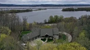 Beautiful Views of the Mississippi river - Image 2