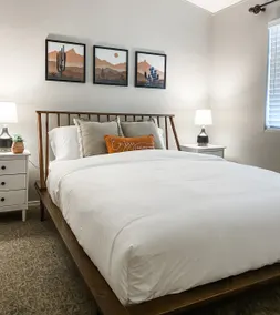 StayShores Chic Retreat – Pool, HotTub&Sweet Sleep - Image 5
