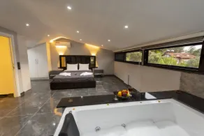 Villa with a pool for 8 people in Göcek, 200 meters from the sea - Image 2